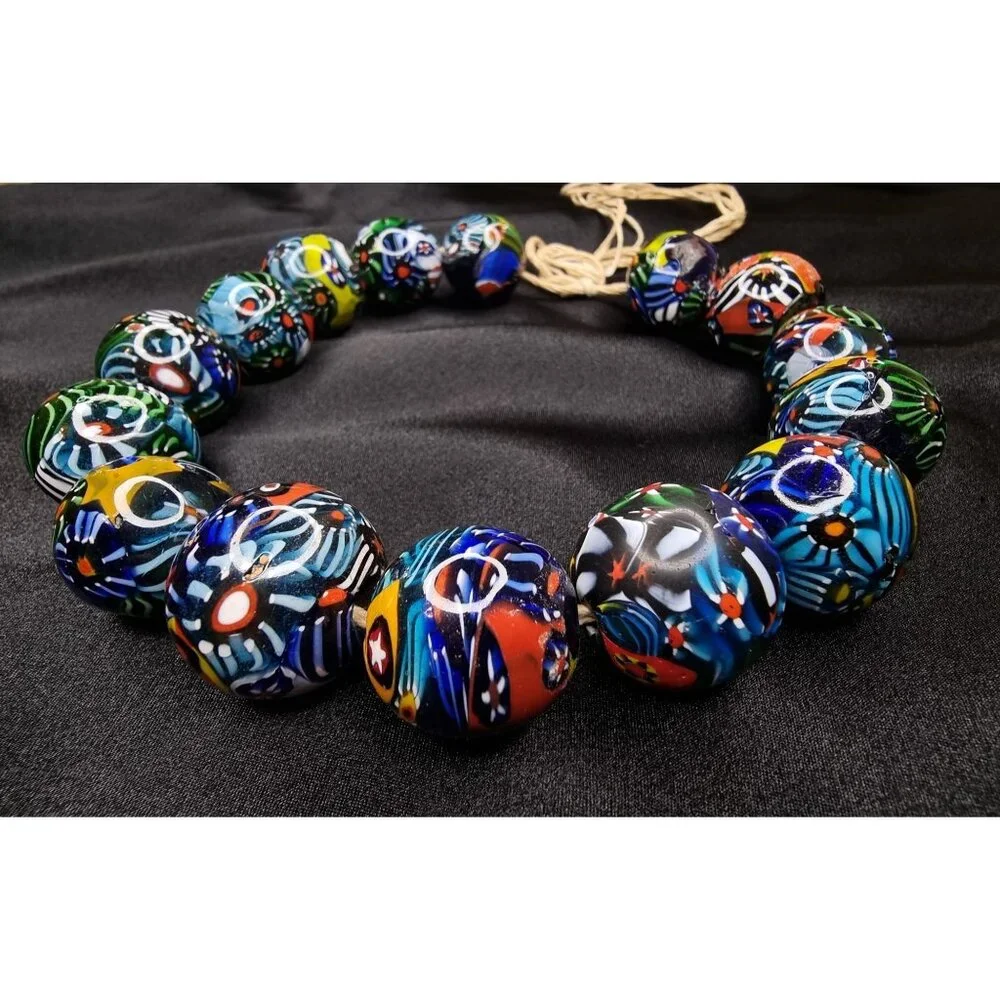 Rare Find Vintage Large Venetian Millefiori Glass Bead Choker Necklace - Picture 2 of 7